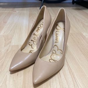 Beige pointed stilettos size:5